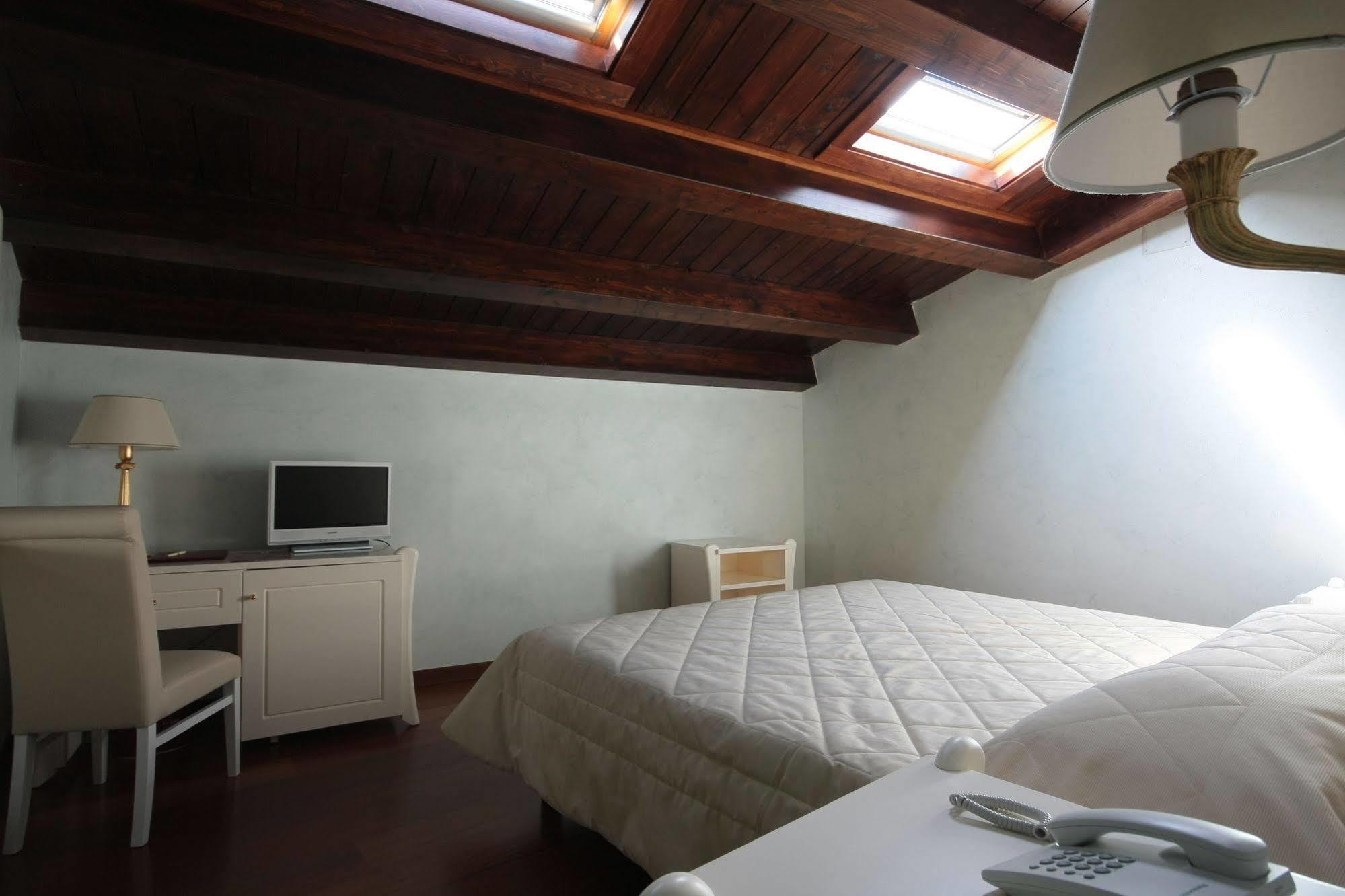 Hotel Rojan Sulmona Extérieur photo