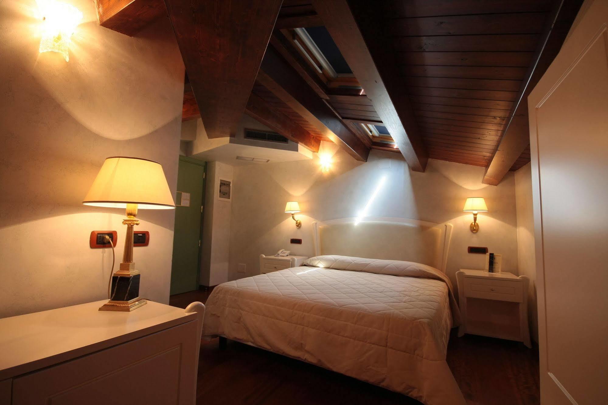 Hotel Rojan Sulmona Extérieur photo