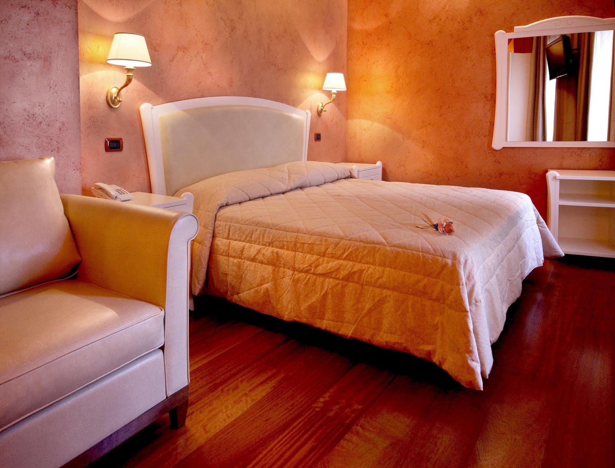 Hotel Rojan Sulmona Extérieur photo