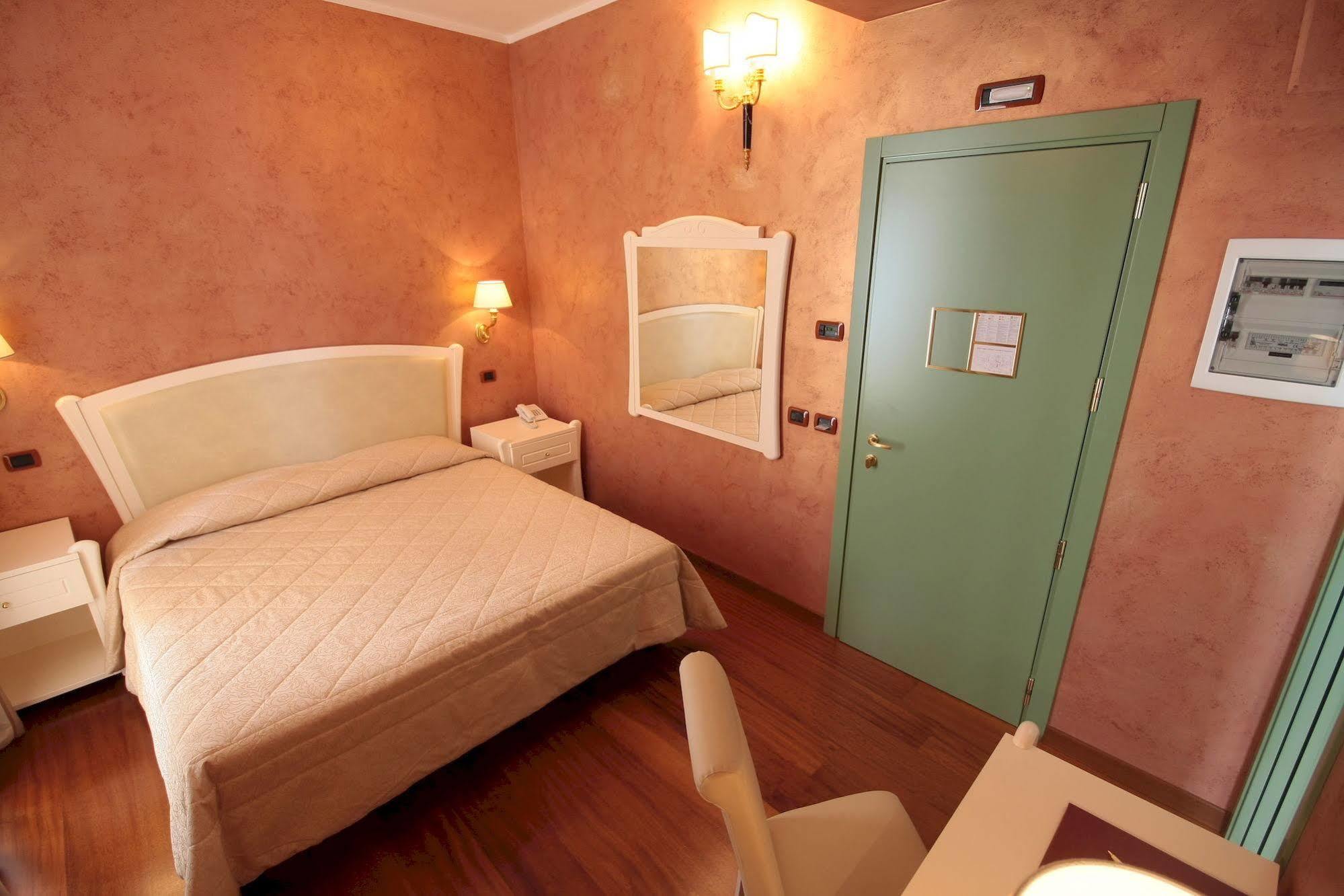 Hotel Rojan Sulmona Extérieur photo
