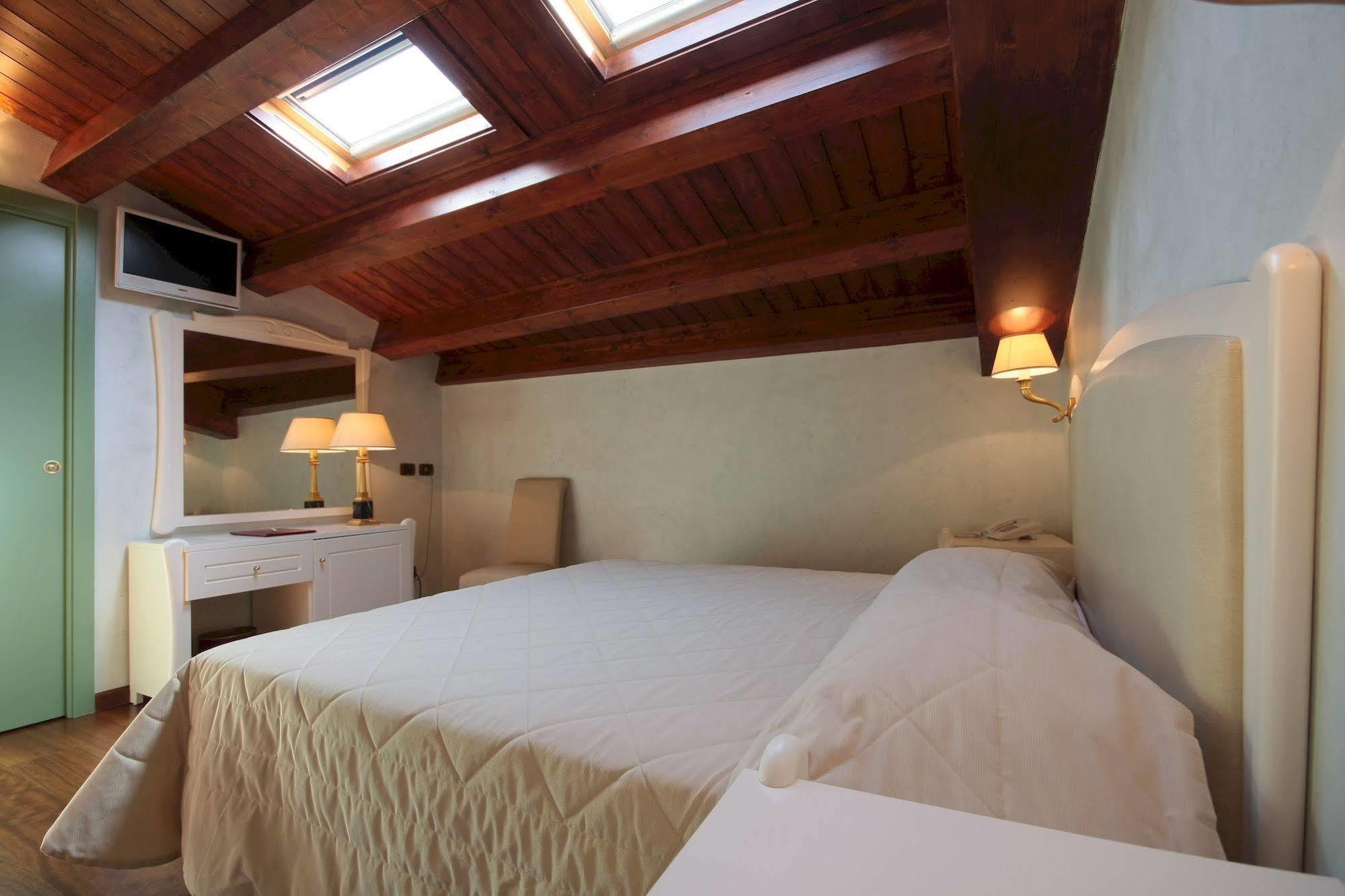 Hotel Rojan Sulmona Extérieur photo