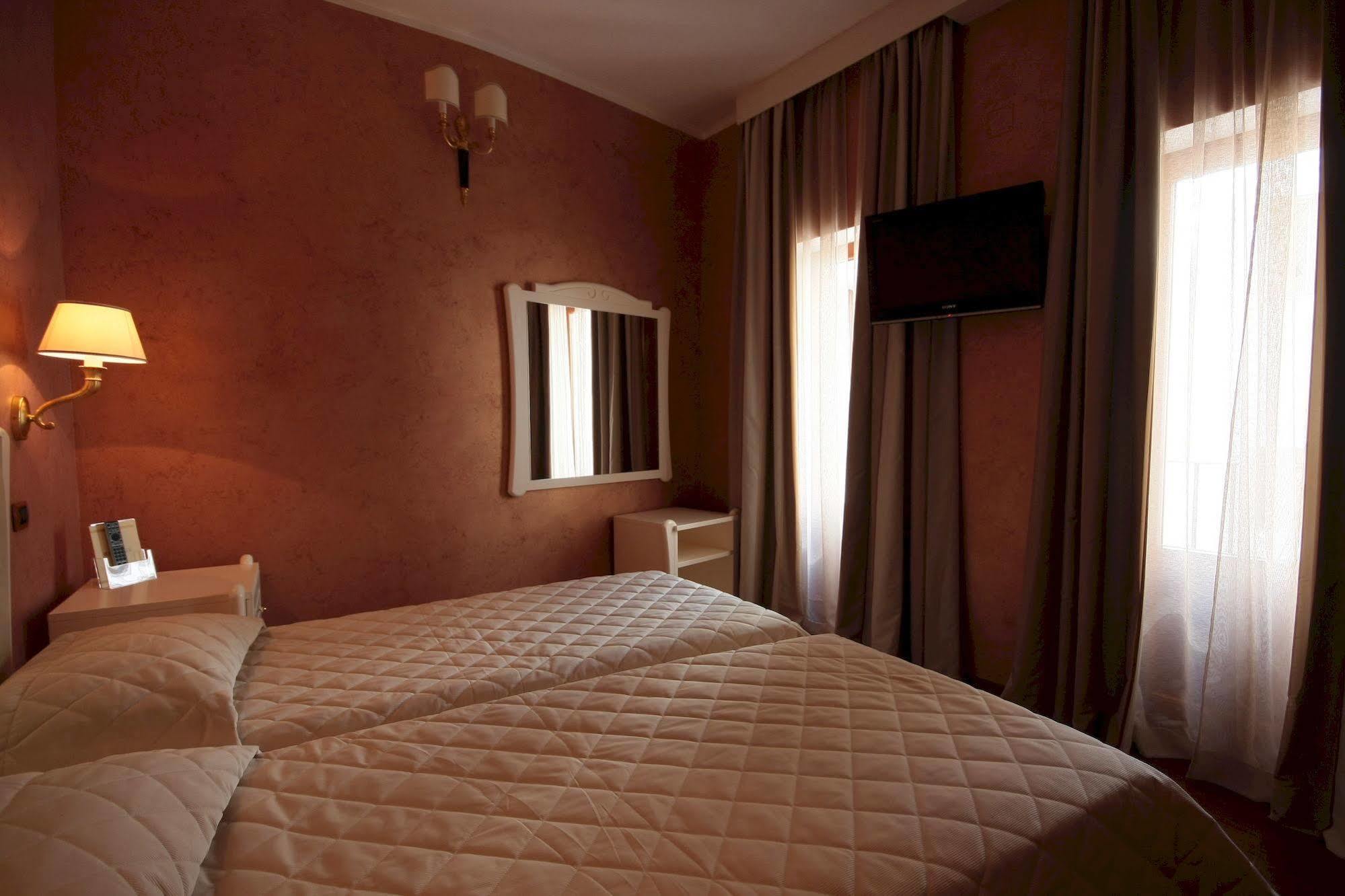 Hotel Rojan Sulmona Extérieur photo