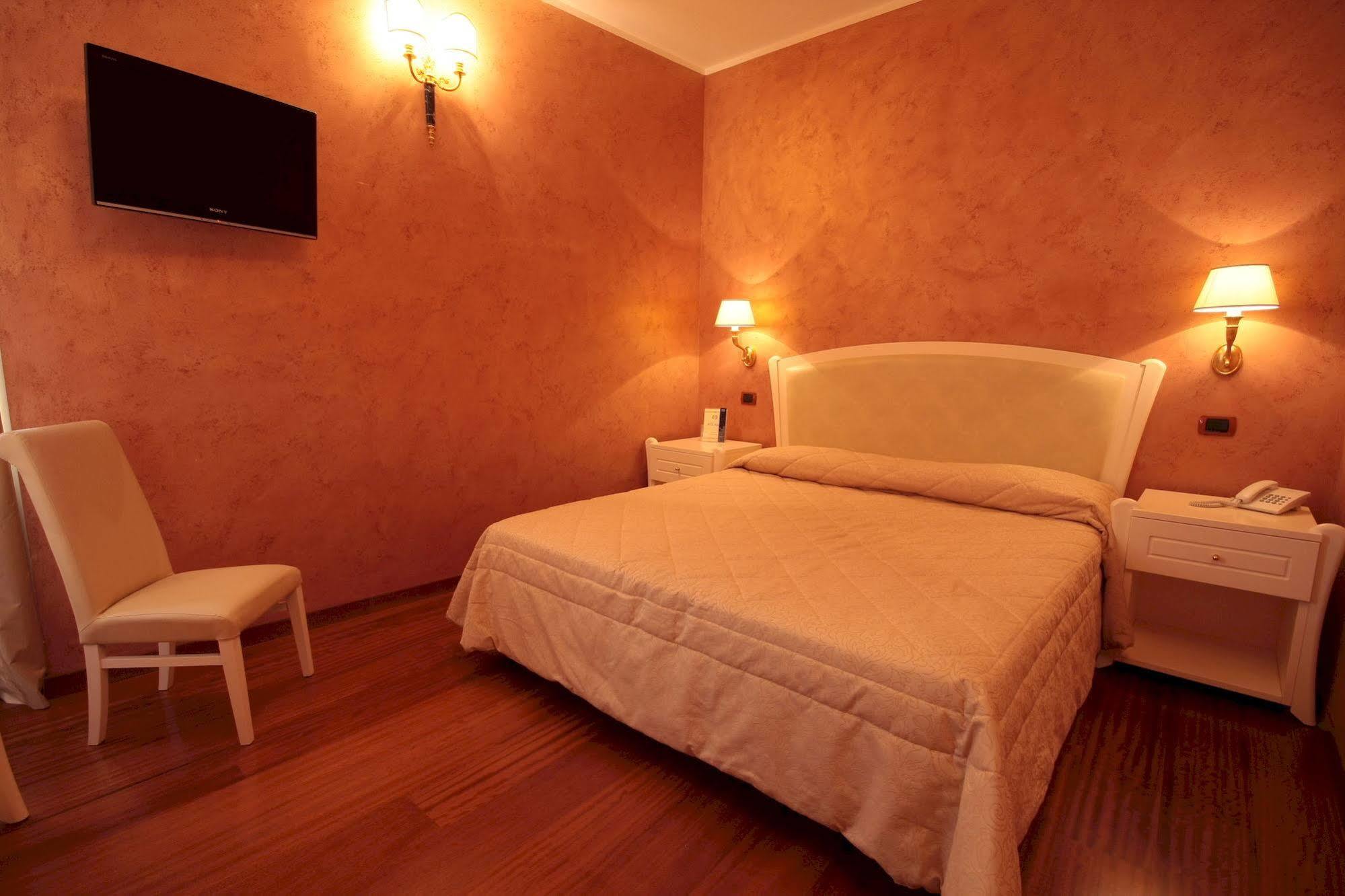 Hotel Rojan Sulmona Extérieur photo