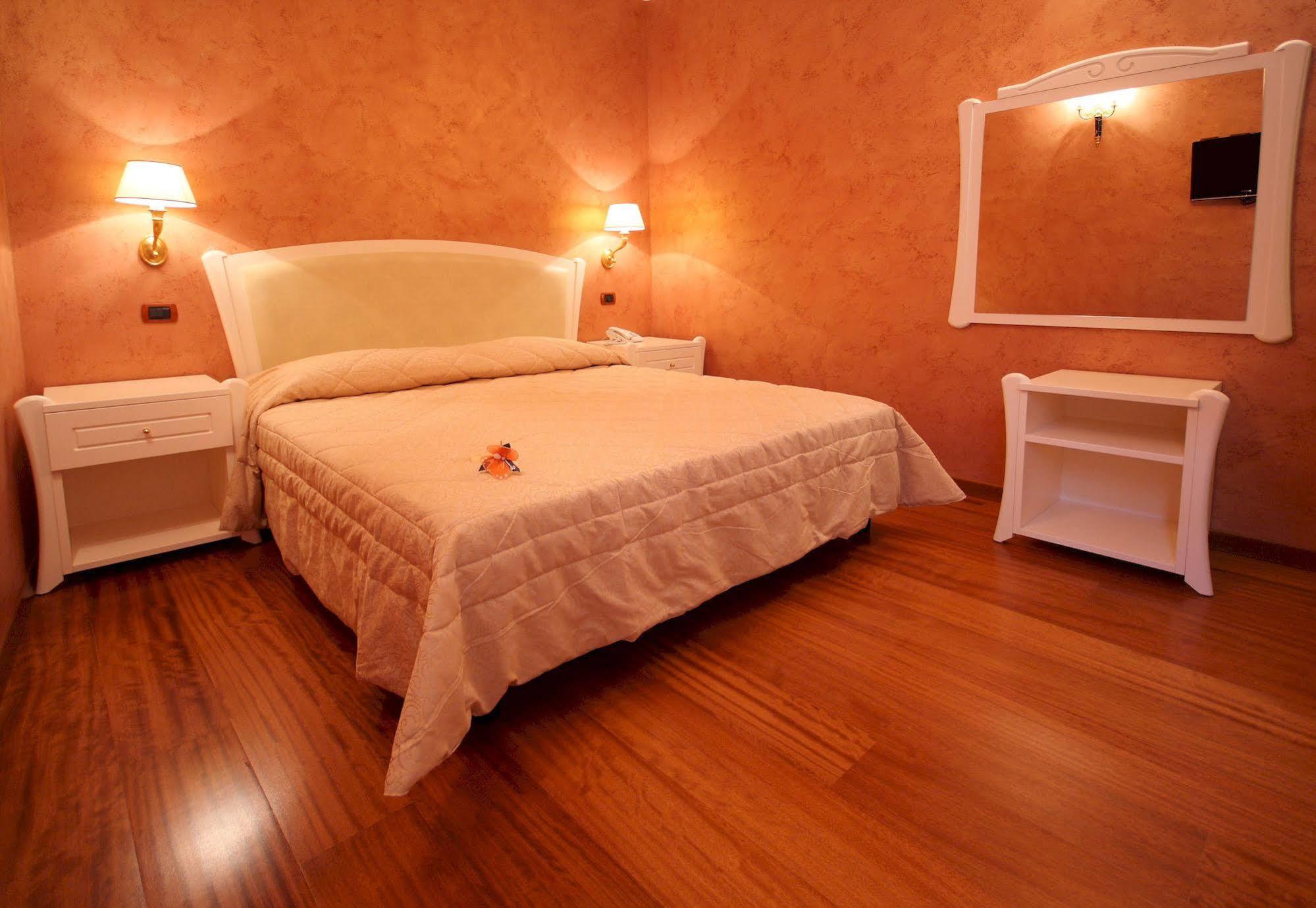 Hotel Rojan Sulmona Extérieur photo